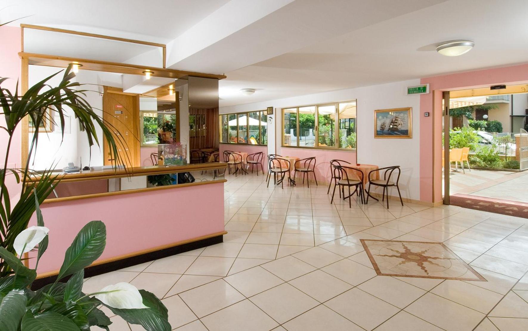 Hotel Levante แชร์เวีย ภายนอก รูปภาพ